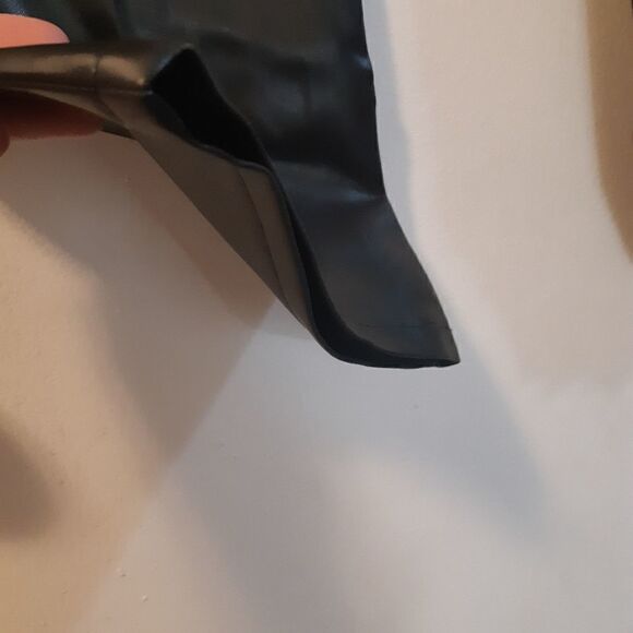 NWOT Women's Express Black Faux Leather Pants - Picture 5 of 8